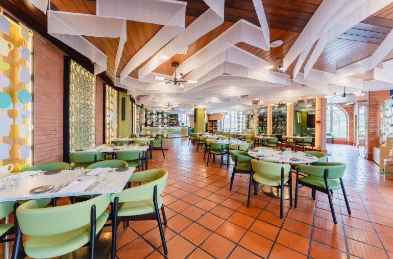 Junte-se à Mesa: Menus de Grupos e Eventos Privados no Restaurante Olaria